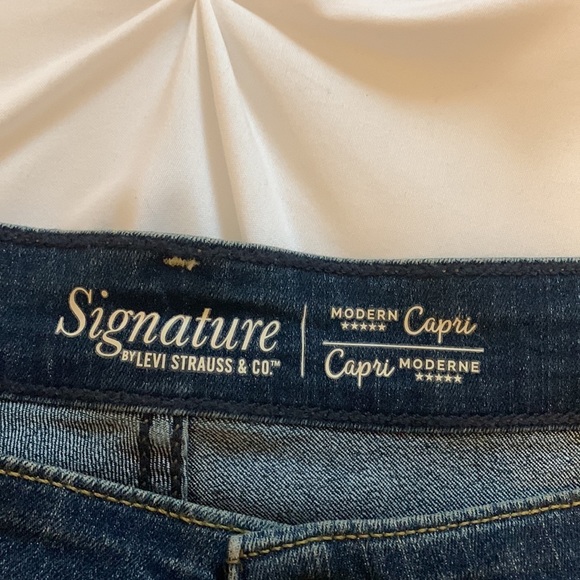 NWT LEVI’S SIGNATURE Denim Jean Capri Size 28 - Picture 5 of 16